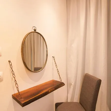 Vilă Kyanis , Karpathos