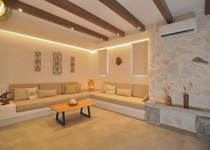 Kyanis , Karpathos فيلة *